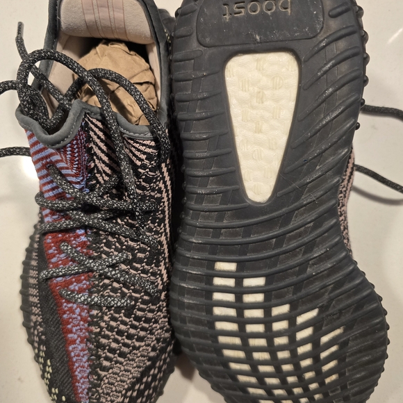 Yeezy Boost 350 V2 Yecheil - Picture 2 of 4